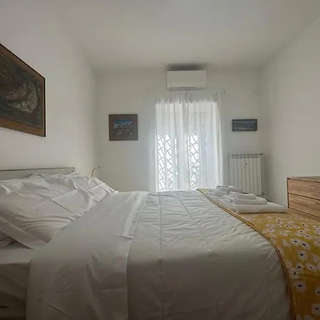 Urban Oasis With Garden Apartament