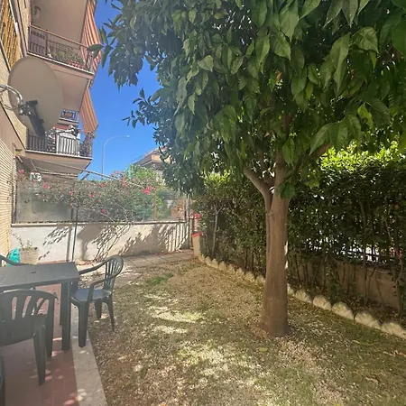 Apartmán Urban Oasis With Garden *